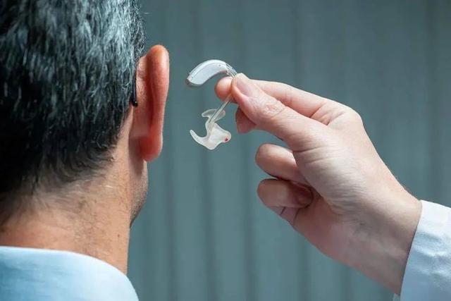 Misunderstandings and Precautions in the Use of Behind-the-Ear Hearing Aids